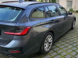 BMW 320 320d Touring xDrive Aut. Bild 3