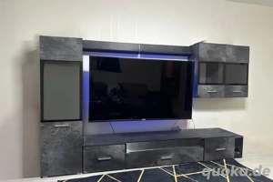 Wohnwand mit Kommode