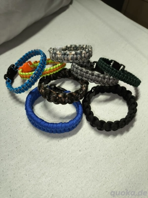 Handgemachte Paracord Armbänder in versch. Farben