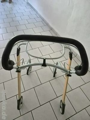 Rollator gut erhalten  Bild 2