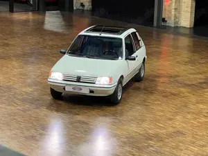 Peugeot 205 205 Green
