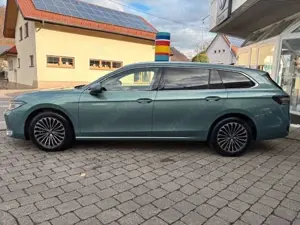 Volkswagen Passat Variant Passat Var. 2.0 TDI DSG 4M Elegance/AHK Bild 2