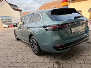 Volkswagen Passat Variant Passat Var. 2.0 TDI DSG 4M Elegance/AHK Bild 3