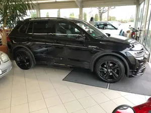 Volkswagen Tiguan Tiguan 1.5 TSI DSG R-Line 19"Räder