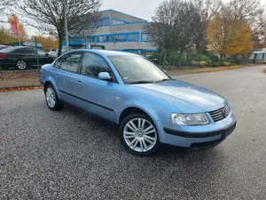 Volkswagen Passat 1.8 Limo-KLIMA-1HAND-103Tkm-TÜV NEU