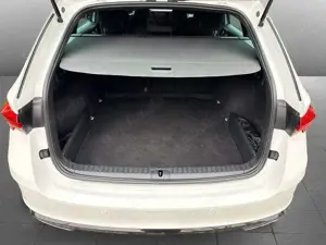Skoda Octavia Combi RS 2.0 TDI DSG HuD Navi LED AHK Bild 4