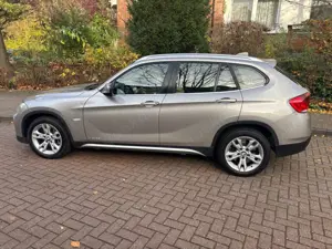 BMW X1 28 i xDrive Leder Navi Automatic 2-Hand