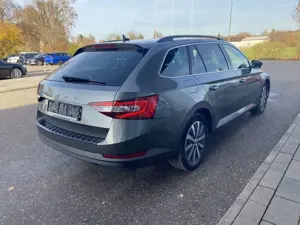 Skoda Superb Combi 2.0 TDI DSG 17"+EL.HECK+NAVI+LED+AH Bild 5