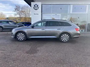 Skoda Superb Combi 2.0 TDI DSG 17"+EL.HECK+NAVI+LED+AH Bild 2
