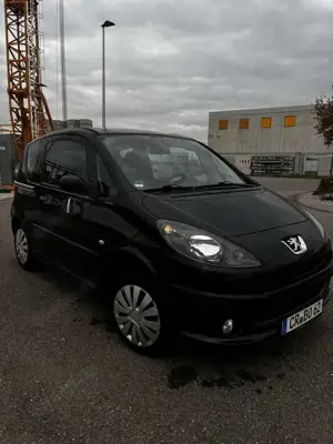 Peugeot 1007 Bild 2