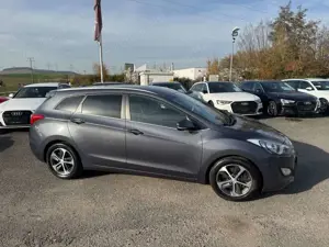 Hyundai i30 cw blue Trend Kamera Navi SHG PDC Bi-Xenon Bild 5