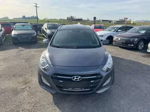 Hyundai i30 cw blue Trend Kamera Navi SHG PDC Bi-Xenon Bild 2