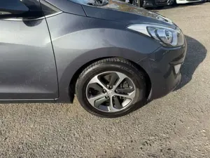 Hyundai i30 cw blue Trend Kamera Navi SHG PDC Bi-Xenon Bild 4