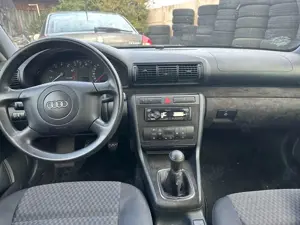 Audi A4 Bild 5