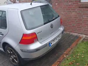 Volkswagen Golf Golf 1.6 Automatik Edition Bild 3