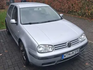Volkswagen Golf Golf 1.6 Automatik Edition Bild 2