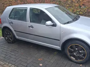 Volkswagen Golf Golf 1.6 Automatik Edition Bild 5