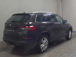 Skoda Kodiaq 2.0 TSI 4x4 Style T-Leder Navi LED AHK Bild 4