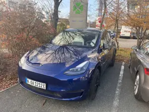 Tesla Model Y Long Range Dual Motor AWD Bild 3