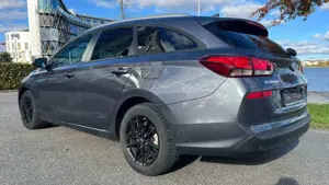 Hyundai i30 cw YES! DEKRA HU NEU NAVI KAMERA KLIMAAUTOMA Bild 2