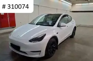 Tesla Model Y Dual AWD Autopilot Pano Wärmepumpe 4xSHz