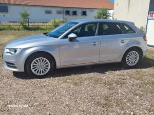 Audi A3 Sportback 150 PS kompl. Checkheft bei AUDI