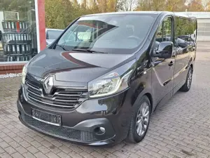 Renault Trafic L1H1 SpaceClass 8 Sitzer Bettfunktion