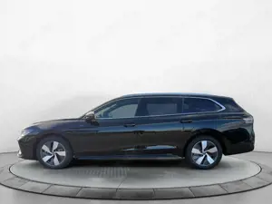 Volkswagen Passat Variant eHybrid DSG R-Line Leder Pano AHK Bild 3