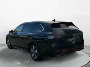Volkswagen Passat Variant eHybrid DSG R-Line Leder Pano AHK Bild 4