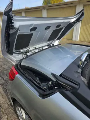 Peugeot 207 207 CC 120 VTi Roland Garros Bild 4