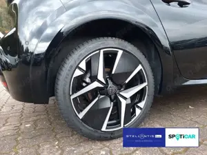 Peugeot 208 Hybrid 136 e-DSC6 GT Bild 5