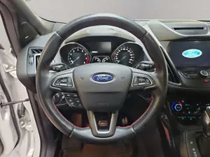 Ford Kuga 1,5 Ecoboost AT 4WD ST-Line Pano Sony Xenon Navi Bild 4