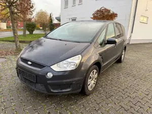 Ford S-Max Trend.