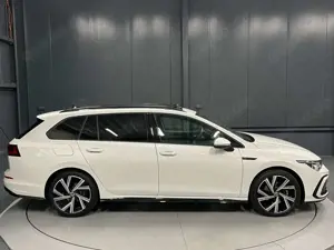 Volkswagen Golf Variant VIII R-Line*18Zoll*PANORAMA*VW-GARANTIE*Metallic*