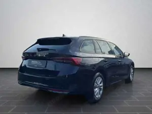 Skoda Octavia Combi 1.5 eTSI DSG Selection LED+ACC+Kam Bild 2