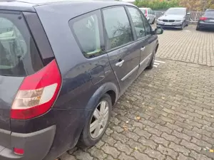 Renault Grand Scenic Bild 2