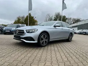 Mercedes-Benz E 220 d T Avantgarde *LED Luft. Kamera DAB Sitzh.