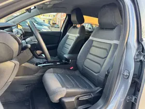 Citroen Others ë-C4 ë-Shine LED/Key/Leder/Kam/Nav/KälteDriveA+ Bild 4