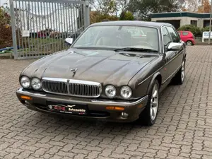 Jaguar XJ Executive 4.0 V8 TOP ROSTFREI Bild 3