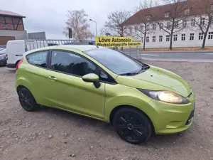 Ford Fiesta 1,25 60kW Titanium 2.deut.H. Tüv neu!!