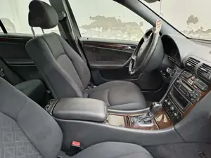 Mercedes-Benz C 180 C-Klasse Kompressor Automatik Avantgarde Bild 3