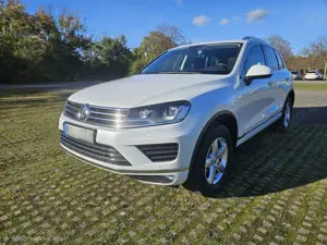 Volkswagen Touareg 3.0 V6 TDI SCR Blue Motion DPF Automatik Bild 2