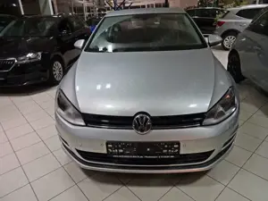 Volkswagen Golf VII Lim. Cup BMT DSG AHK Bild 2