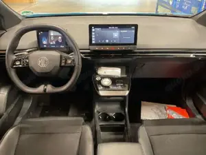 MG MG4 Luxury 5d 150kW ACC BLIS LED Lane AUT Klima PDC Bild 5