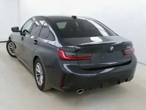 BMW 318 318i M Sportpaket HeadUp ACC Kam Sound el.Sitze Bild 5