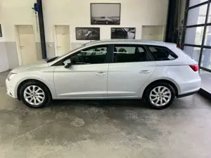 SEAT Leon 1.6 TDI DSG ST Style+ACC+Navi+PDC+SHZ+16" Bild 3