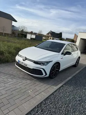 Volkswagen Golf GTI 2.0 TSI OPF DSG Bild 2