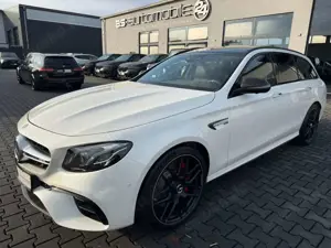 Mercedes-Benz E 63 AMG E63S*AMG*4M*EXCLUSIVE*CARBON-PAKET*360°ACC*HUD*