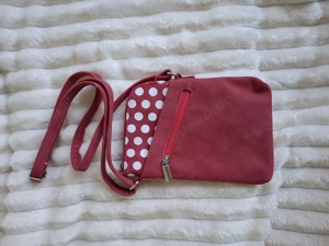 Umhängetaschen abzugeben sind noch neuwertig 