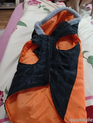 ich verkaufe meine Hunde jacke zu gros fur mein jimmyi 